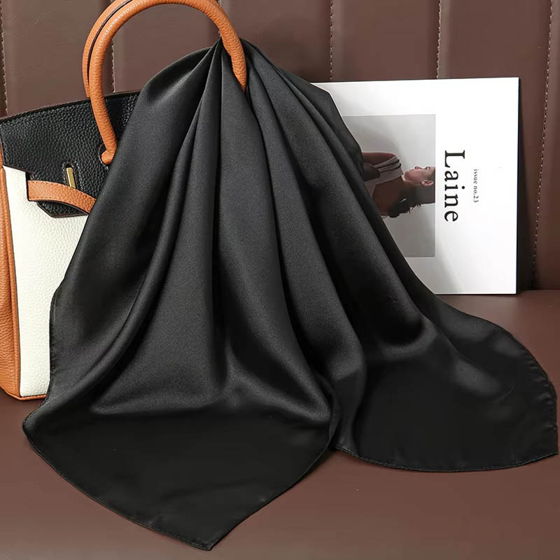 Bufanda cuadrada de seda de Co - Luxury Bags Online reseña y precio