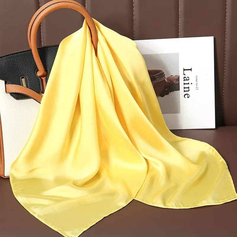 Bufanda cuadrada de seda de Co - Luxury Bags Online reseña y precio