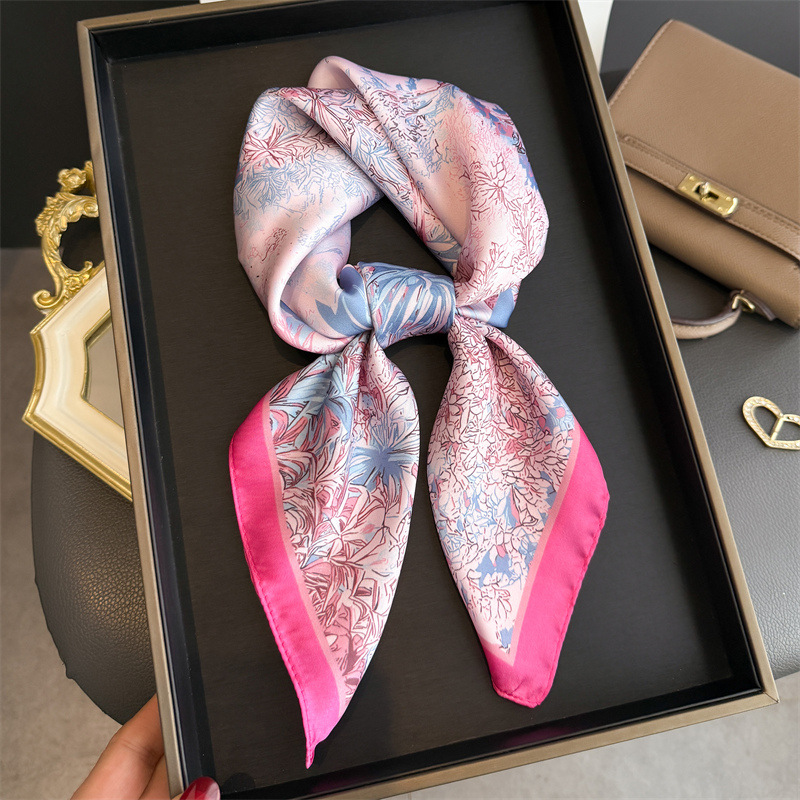 Pañuelo de diseño de lujo con  - Luxury Bags Online reseña y precio