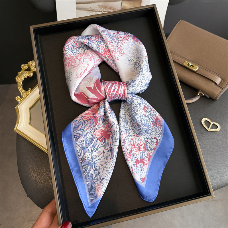 Pañuelo de diseño de lujo con  - Luxury Bags Online reseña y precio