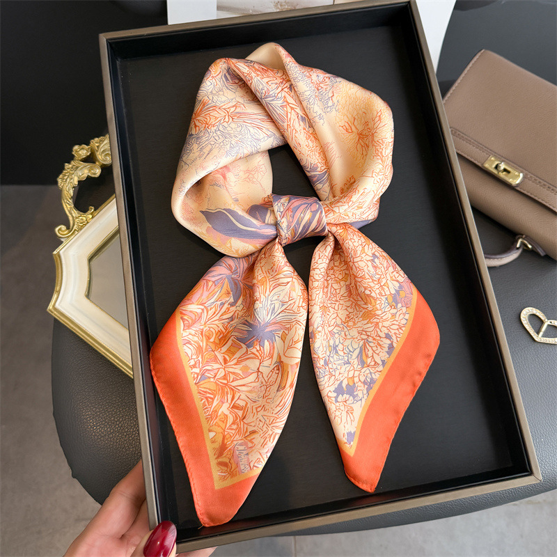 Pañuelo de diseño de lujo con  - Luxury Bags Online reseña y precio