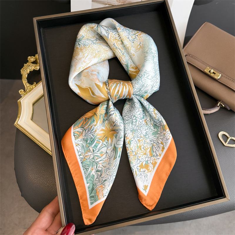 Pañuelo de diseño de lujo con  - Luxury Bags Online reseña y precio