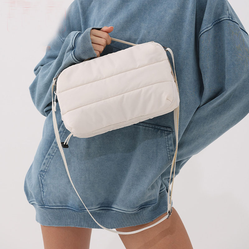 Bolso acolchado de nailon lige - Chain Crossbody Quilted reseña y precio