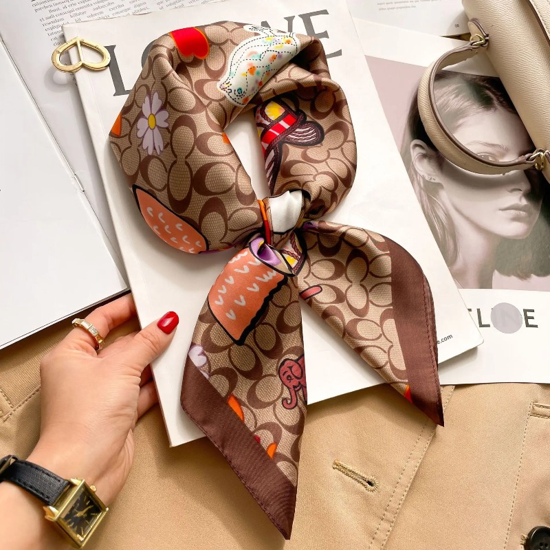Pañuelo Cuadrado de Seda Satin - Luxury Bags Online reseña y precio